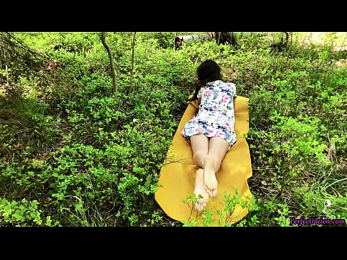 ❤️ Tinder တွင် သူစိမ်းတစ်ယောက်သည် ကျွန်ုပ်၏ Pussy နှင့် Fucks များကို တောထဲ၌ စိတ်အားထက်သန်စွာ အနိုင်ယူသည်။ အိမ်လုပ် porn မှာ ငါတို့မှာ